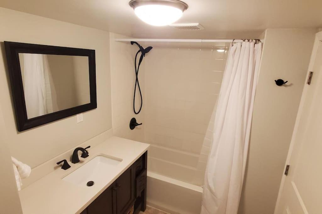 Luxury Dt Cottage - Free Parking - Self Check-In 앵커리지 외부 사진